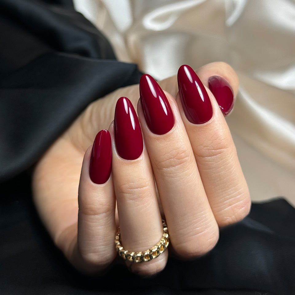 576 Scarlet Lip gel polish 10g